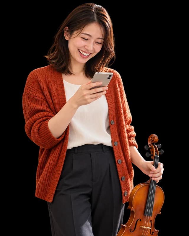 スマートフォンに届いた楽団からのスカウトを見て喜ぶ同じ架空の女性